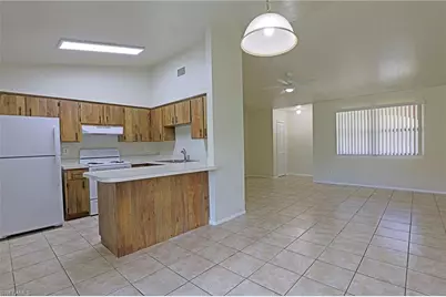 4417 SW Santa Barbara Pl, Cape Coral, FL 33914 - Photo 4