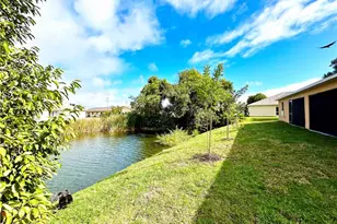 605 SE 14th St, Cape Coral, FL 33990 - Photo 4