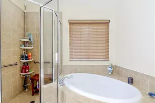 2401 Caslotti Way, Cape Coral, FL 33909 - Photo 26