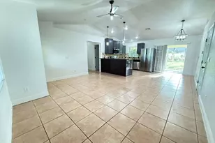 2712 SW 2nd Ave, Cape Coral, FL 33914 - Photo 4