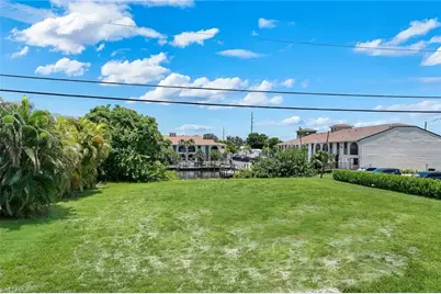 1523 SE 36th Ter, Cape Coral, FL 33904 - Photo 10