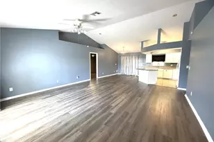 302 NW 2nd Pl, Cape Coral, FL 33993 - Photo 2
