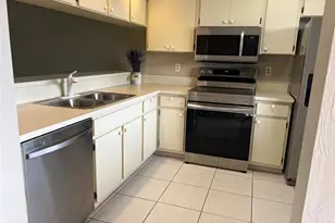 13076 Cross Creek Ct, Fort Myers, FL 33912 - Photo 4