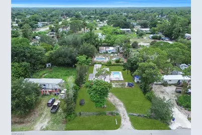 8326 Breeze Dr, North Fort Myers, FL 33917 - Photo 32