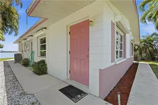 2498 Bayshore Dr, Matlacha, FL 33993 - Photo 4