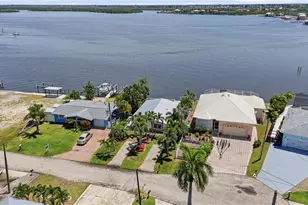 2498 Bayshore Dr, Matlacha, FL 33993 - Photo 36