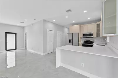 3006 39th St SW, Lehigh Acres, FL 33976 - Photo 12
