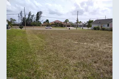 1431 Mohawk Pkwy, Cape Coral, FL 33914 - Photo 2
