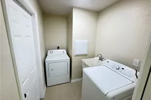 4426 SW Santa Barbara Pl, Cape Coral, FL 33914 - Photo 36