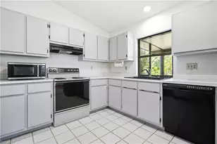 208 NE 9th Ave, Cape Coral, FL 33909 - Photo 12