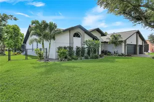 204 SE 20th Pl, Cape Coral, FL 33990 - Photo 6
