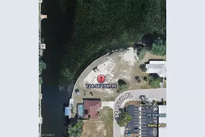 124 SE 15th Pl, Cape Coral, FL 33990 - Photo 2