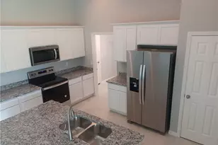 417 SW 26th Ave, Cape Coral, FL 33991 - Photo 8