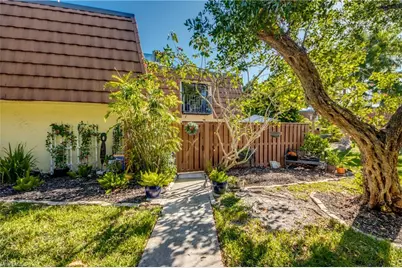 5213 Cedarbend Dr #4, Fort Myers, FL 33919 - Photo 1