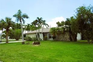 628 SE 19th Ln, Cape Coral, FL 33990 - Photo 12