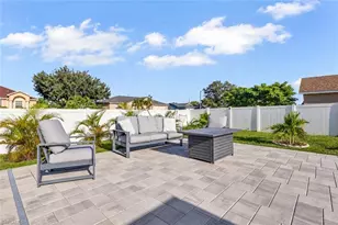 327 SW 31st St, Cape Coral, FL 33914 - Photo 22