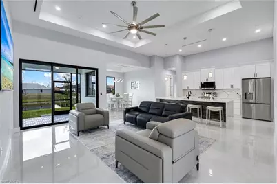 313 NE 5th Ter, Cape Coral, FL 33909 - Photo 4