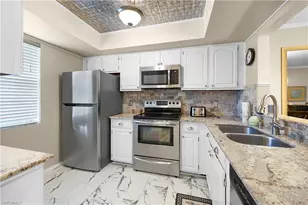 1001 Pine Isle Ln, Naples, FL 34112 - Photo 8