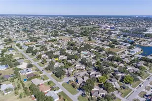 631 SE 12th Ave, Cape Coral, FL 33990 - Photo 32