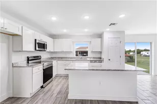 726 Camilla St E, Lehigh Acres, FL 33974 - Photo 4