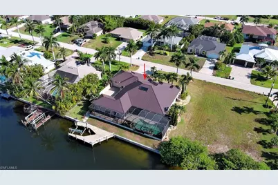 2808 SW 33rd Ter, Cape Coral, FL 33914 - Photo 10