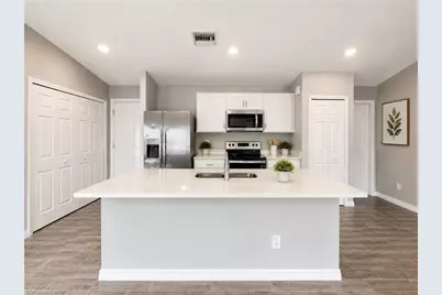 2728 NE 5th Pl, Cape Coral, FL 33909 - Photo 6