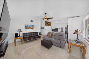 622 SE 10th Ave, Cape Coral, FL 33990 - Photo 8