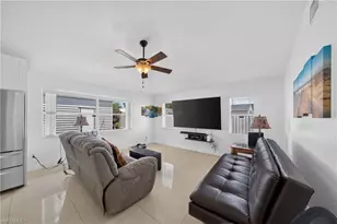 622 SE 10th Ave, Cape Coral, FL 33990 - Photo 6