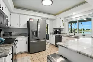 28 SE 12th Ave, Cape Coral, FL 33990 - Photo 12