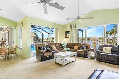 2807 SW 31st Ln, Cape Coral, FL 33914 - Photo 4