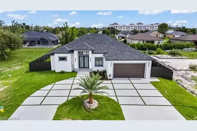 1809 SW Trafalgar Pkwy, Cape Coral, FL 33991 - Photo 2