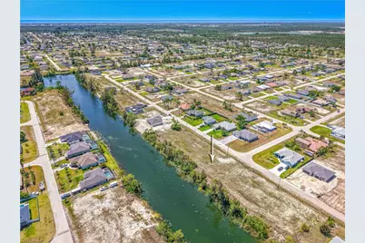 2002 NW 27th St, Cape Coral, FL 33993 - Photo 8