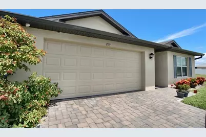 2119 NE 6th Pl, Cape Coral, FL 33909 - Photo 8