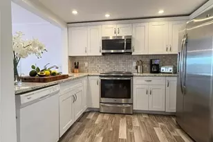 1087 Forest Lakes Dr, Naples, FL 34105 - Photo 2