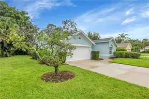 22203 Seashore Cir, Estero, FL 33928 - Photo 4