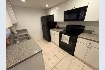 12626 Kenwood Ln #A, Fort Myers, FL 33907 - Photo 4