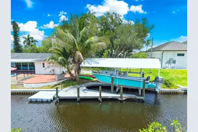 1040 Edgemere Dr, Fort Myers, FL 33919 - Photo 8