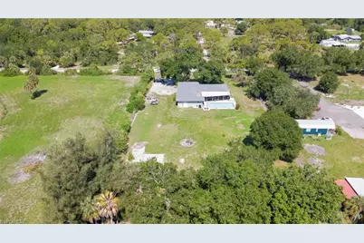 19250 Tammy Ln, North Fort Myers, FL 33917 - Photo 32