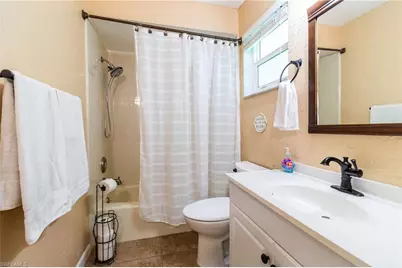 542 SE 33rd Ter, Cape Coral, FL 33904 - Photo 20