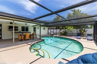 542 SE 33rd Ter, Cape Coral, FL 33904 - Photo 4