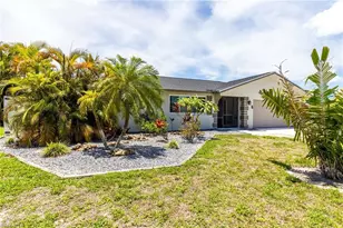 542 SE 33rd Terrace, Cape Coral, FL 33904 - Photo 2