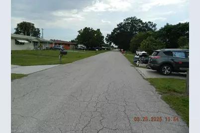 1417 Huntdale St E, Lehigh Acres, FL 33936 - Photo 2