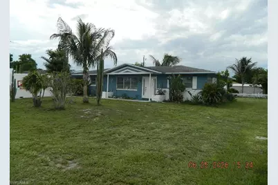 1417 Huntdale St E, Lehigh Acres, FL 33936 - Photo 4