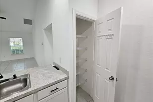 2523 NE 6th Pl, Cape Coral, FL 33909 - Photo 8