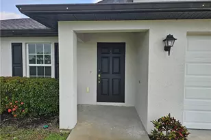 2523 NE 6th Pl, Cape Coral, FL 33909 - Photo 2