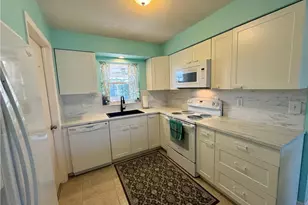 1027 SE 17th Ave, Cape Coral, FL 33990 - Photo 4