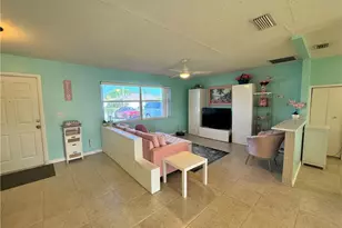 1027 SE 17th Ave, Cape Coral, FL 33990 - Photo 6