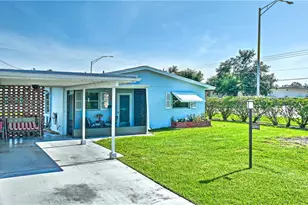2201 Croton Ct, Lehigh Acres, FL 33936 - Photo 2