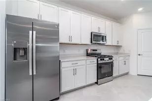 15194 Bluffton Ln, Punta Gorda, FL 33982 - Photo 8