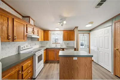 1000 Kings Hwy #104, Punta Gorda, FL 33980 - Photo 4